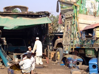 Pakistani Bus Painters Yard